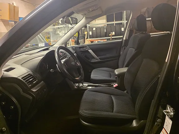 Subaru Forester 2014 photo 2