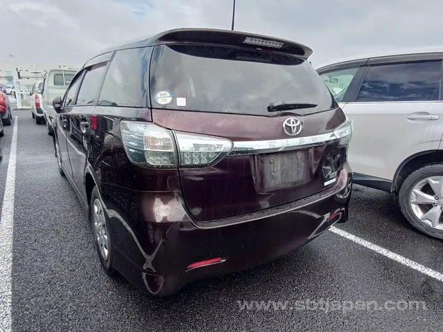 Toyota Wish 2012 photo 3