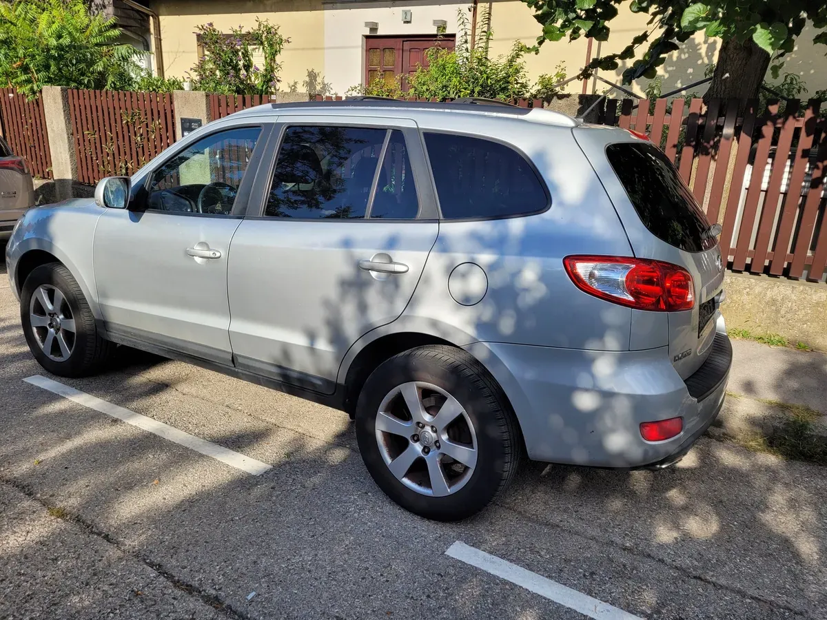 Hyundai Santa Fe 2009 photo 3