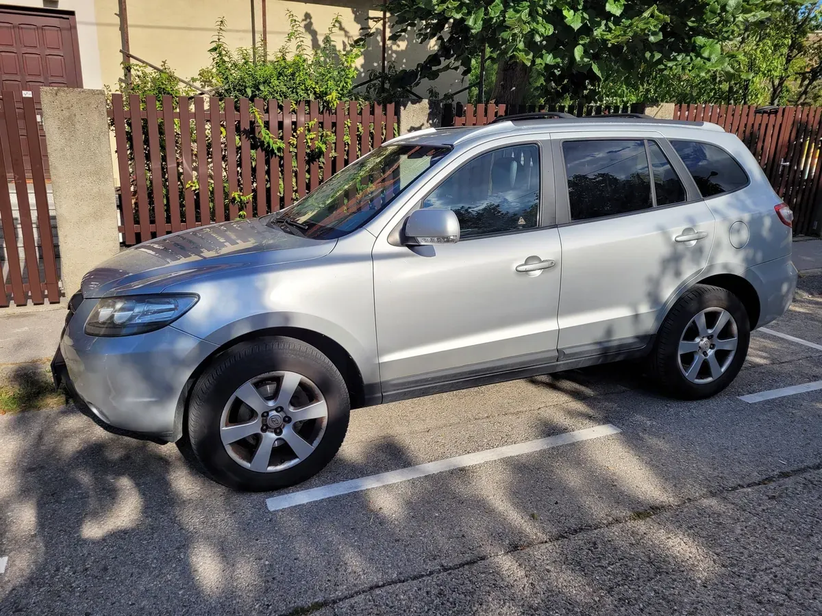 Hyundai Santa Fe 2009 photo 2