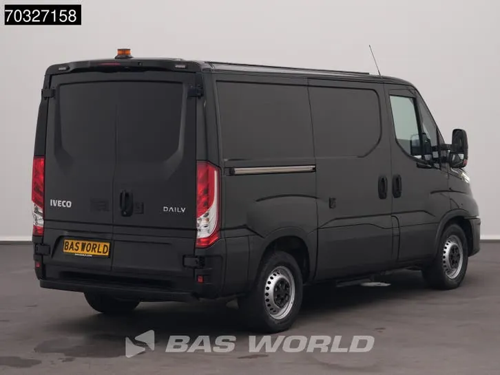 Iveco Daily 2021 photo 2