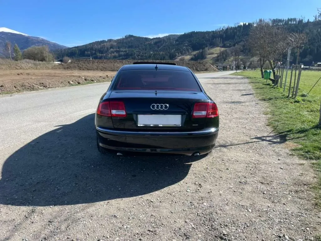 Audi A8 2004 photo 2