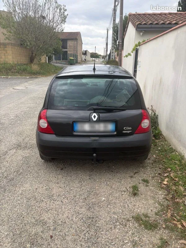Renault Clio 2004 photo 3