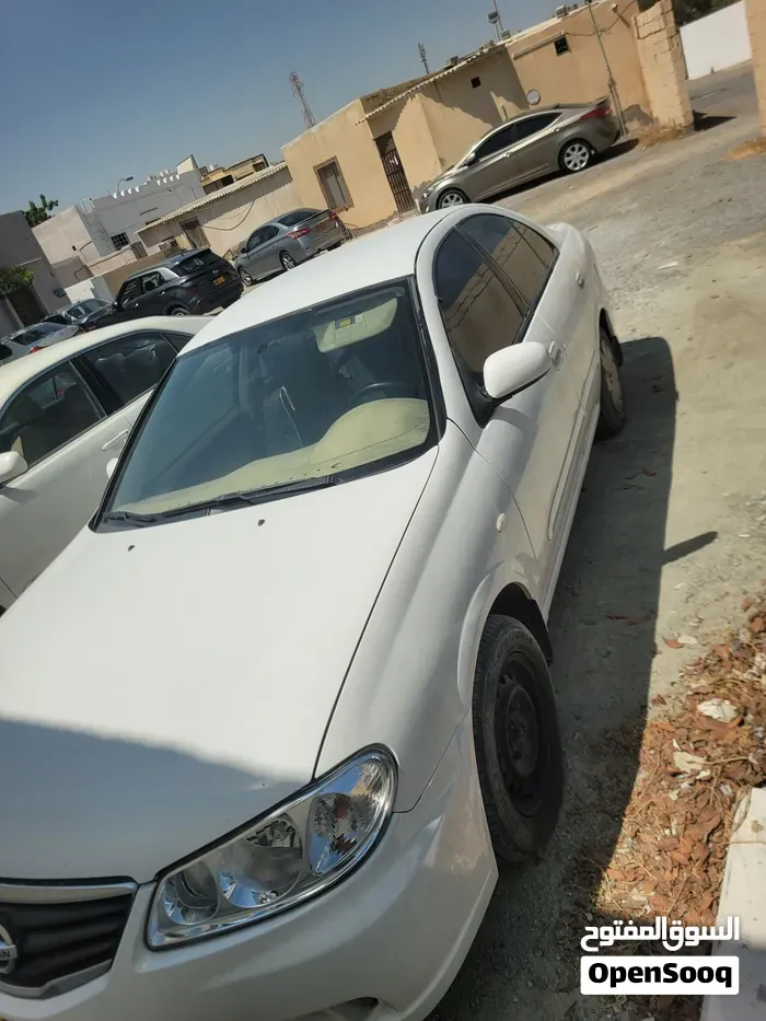 Nissan Sunny 2010 photo 2
