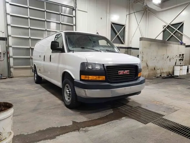 GMC Savana 2021 photo 3