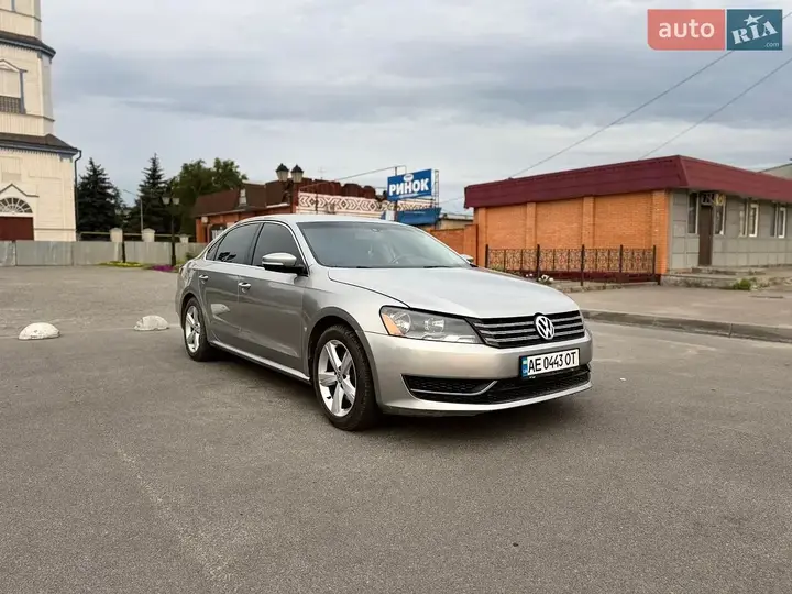Volkswagen Passat 2013 photo 2