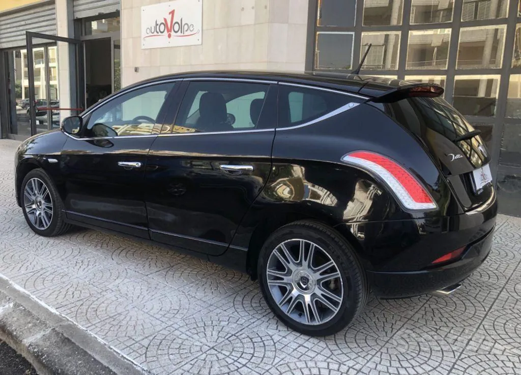 Lancia Delta 2013 photo 2