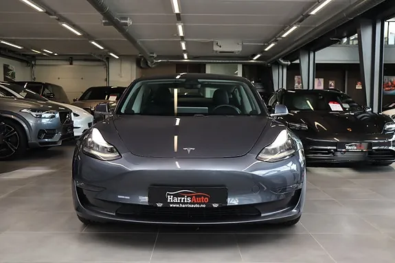 Tesla Model 3 2020 photo 3