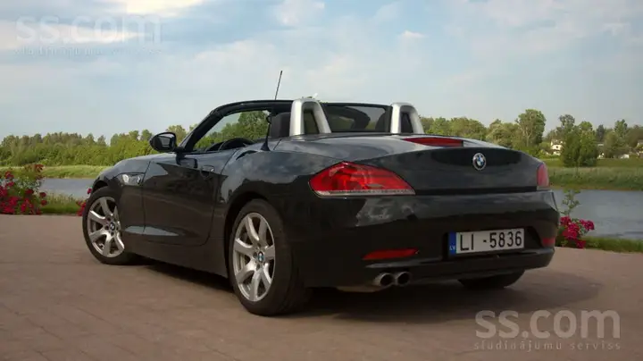 BMW Z4 2012 photo 2