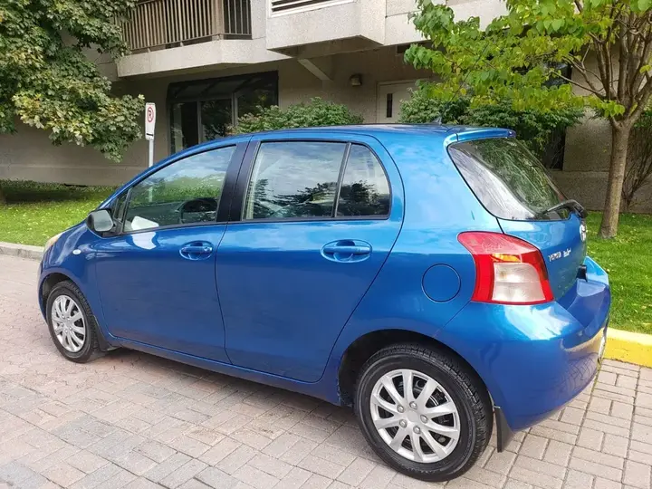 Toyota Yaris 2009 photo 3