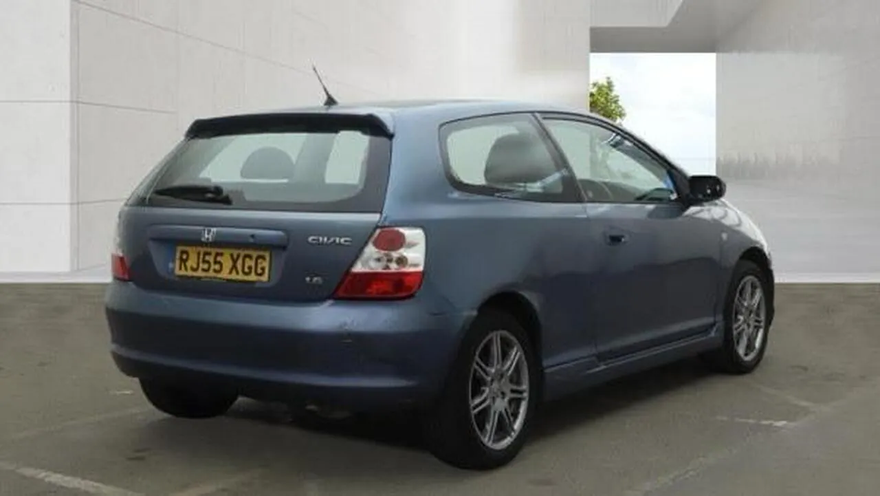Honda Civic 2005 photo 5