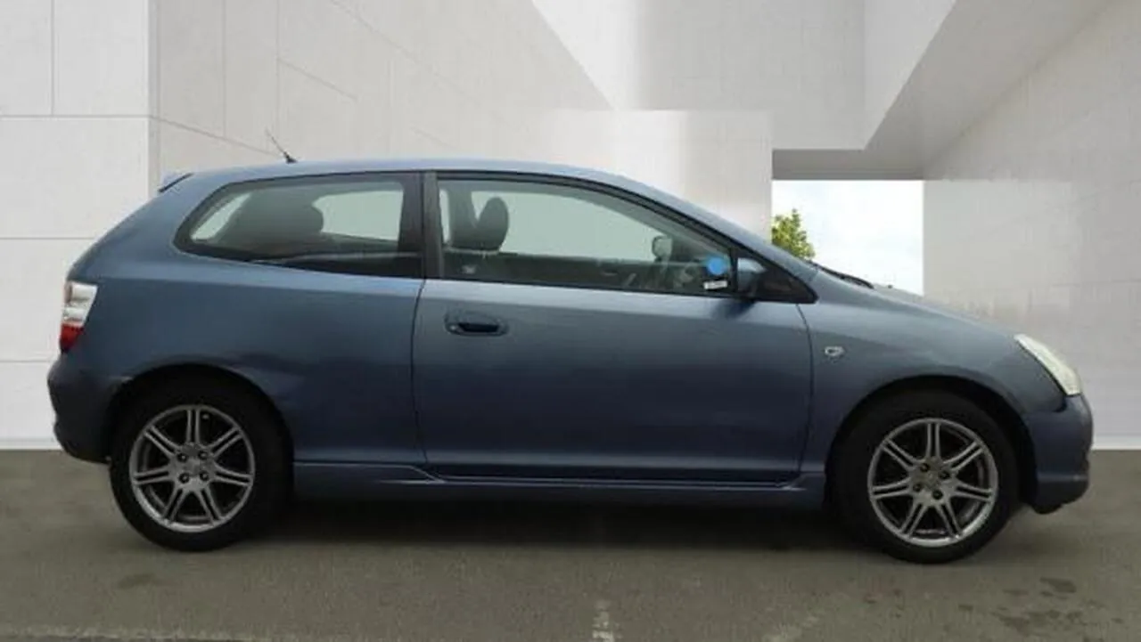 Honda Civic 2005 photo 3