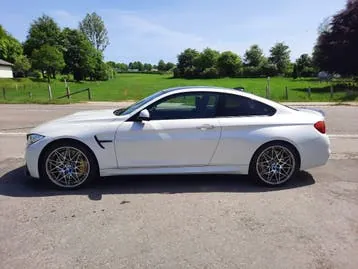 BMW M4 2016 photo 2
