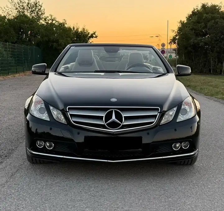 Mercedes-Benz E-Class 2010 photo 2