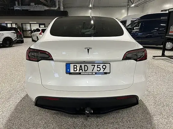 Tesla Model Y 2023 photo 3