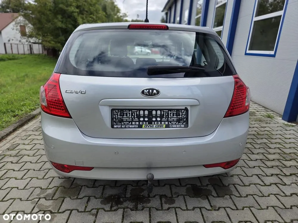 Kia Ceed 2011 photo 4