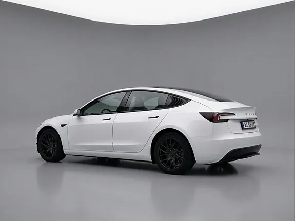 Tesla Model 3 2024 photo 5