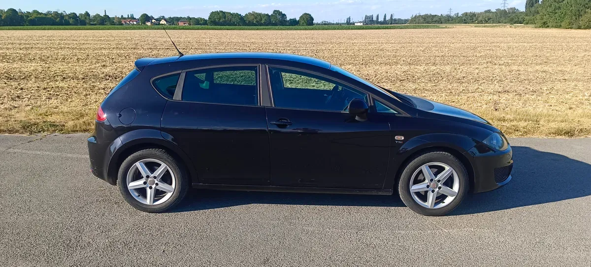Seat Leon 2010 photo 3