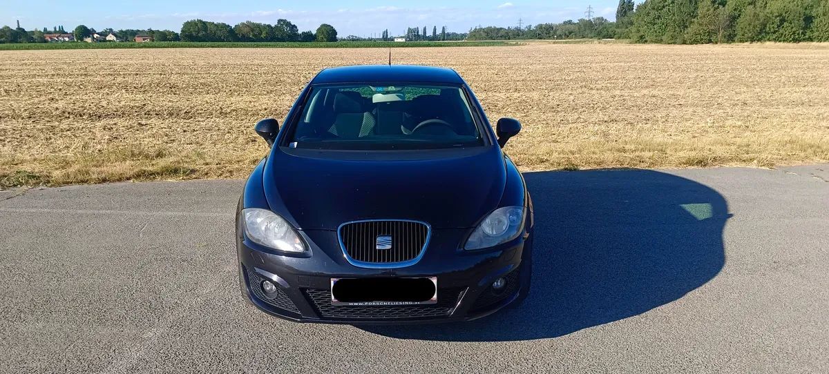 Seat Leon 2010 photo 2