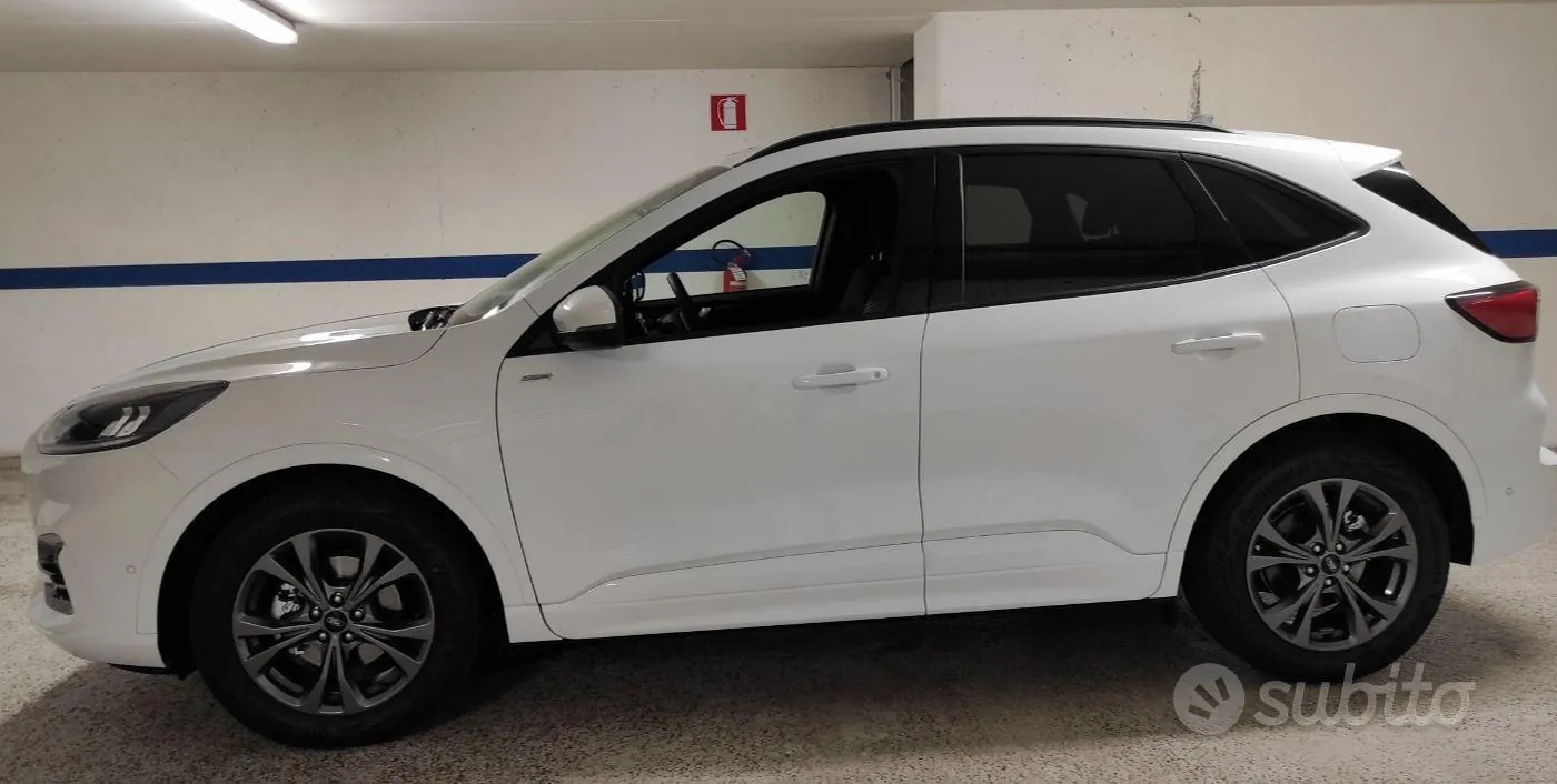 Ford Kuga 2023 photo 3