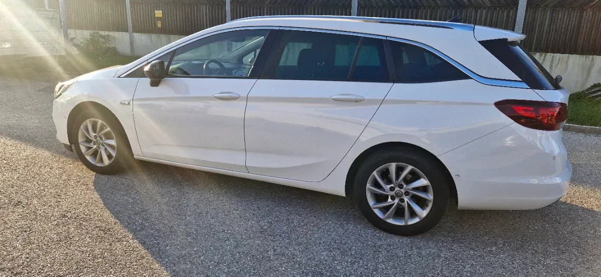 Opel Astra 2021 photo 2
