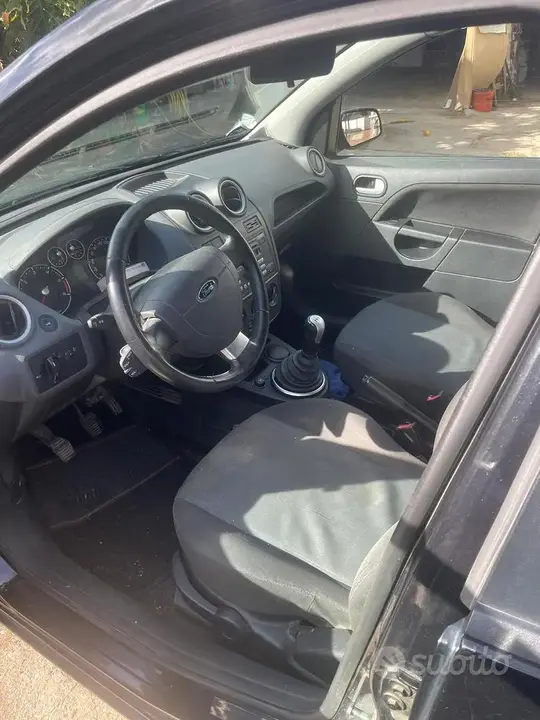 Ford Fiesta 2006 photo 5