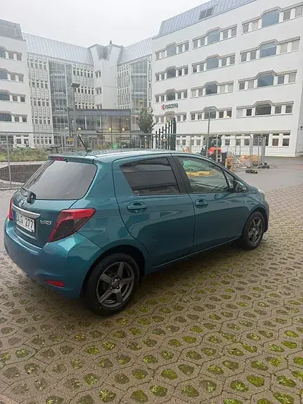 Toyota Yaris 2013 photo 4
