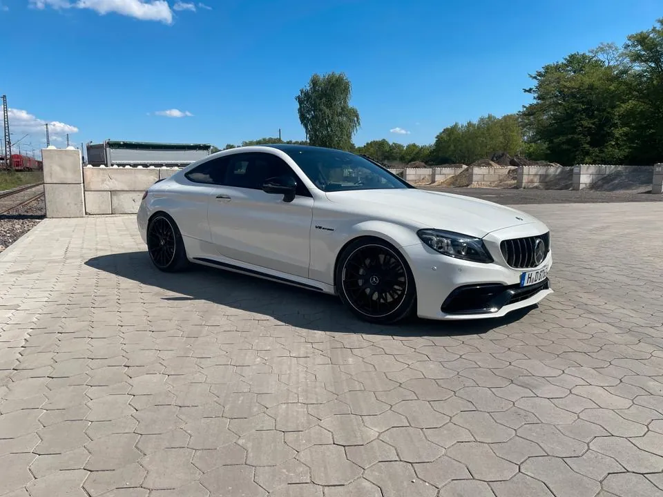 Mercedes-Benz C63 Amg
