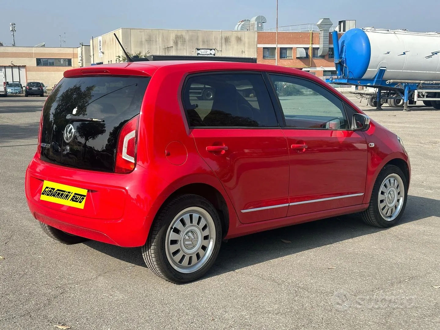 Volkswagen Up 2015 photo 5