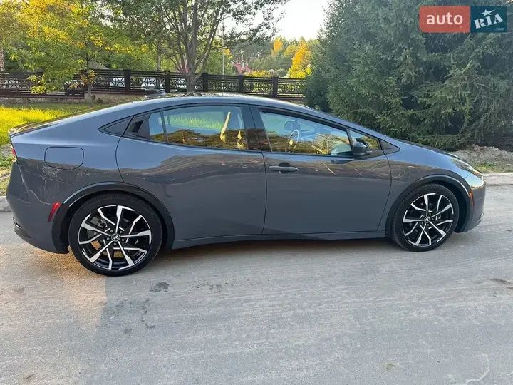 Toyota Prius 2025 photo 3