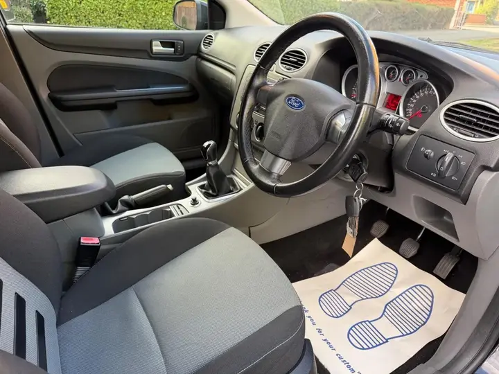Ford Focus 2009 photo 4