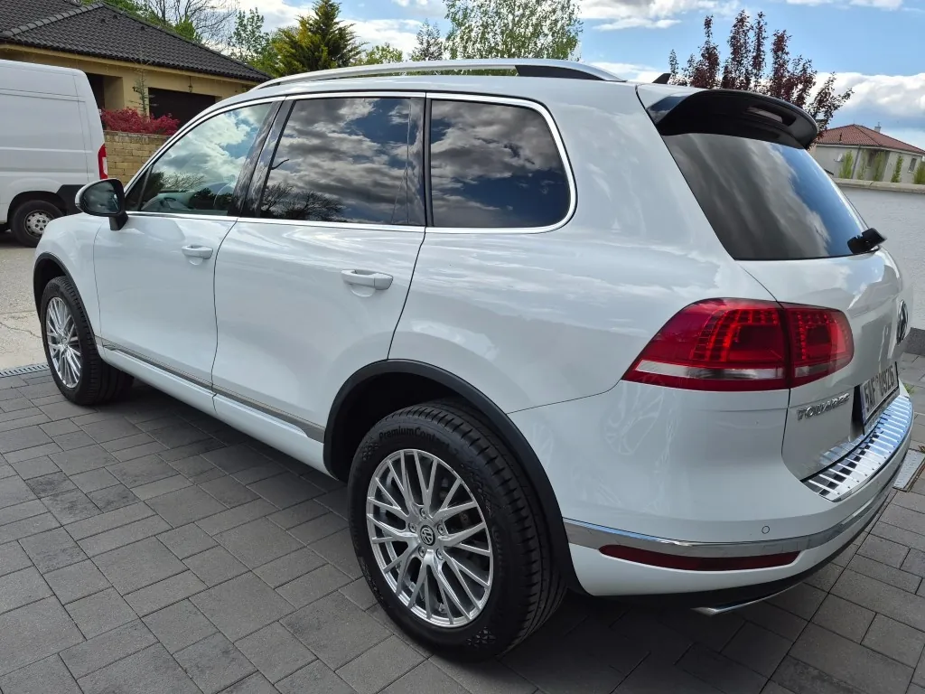 Volkswagen Touareg Ii 2016 photo 2