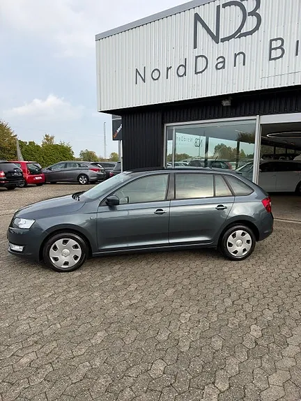 Skoda Rapid 2015 photo 2