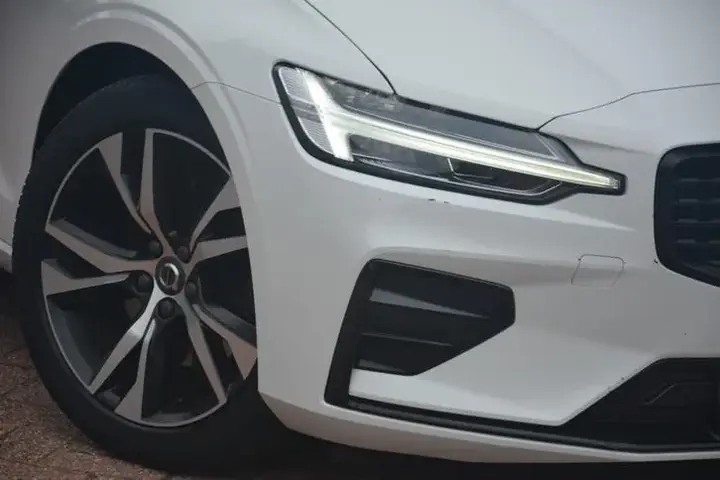 Volvo V60 2022 photo 4
