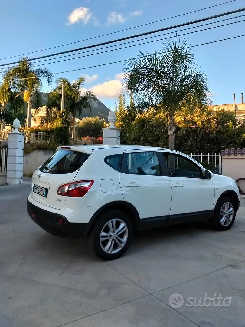 Nissan Qashqai 2012 photo 2