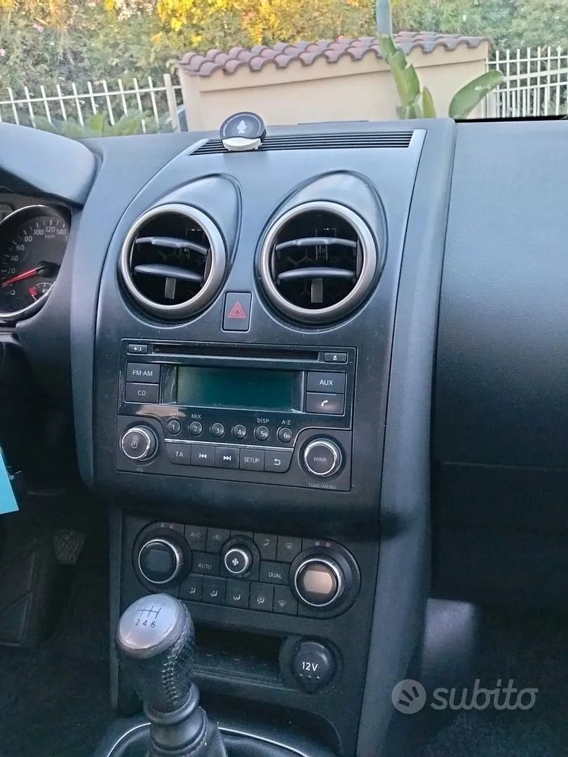 Nissan Qashqai 2012 photo 5