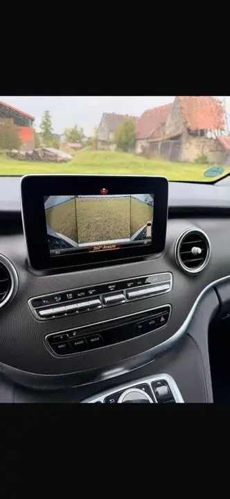 Mercedes-Benz V250
