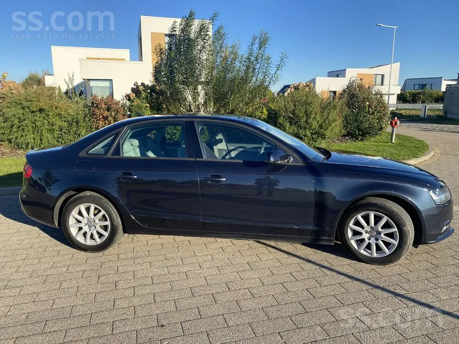 Audi A4 2012 photo 5