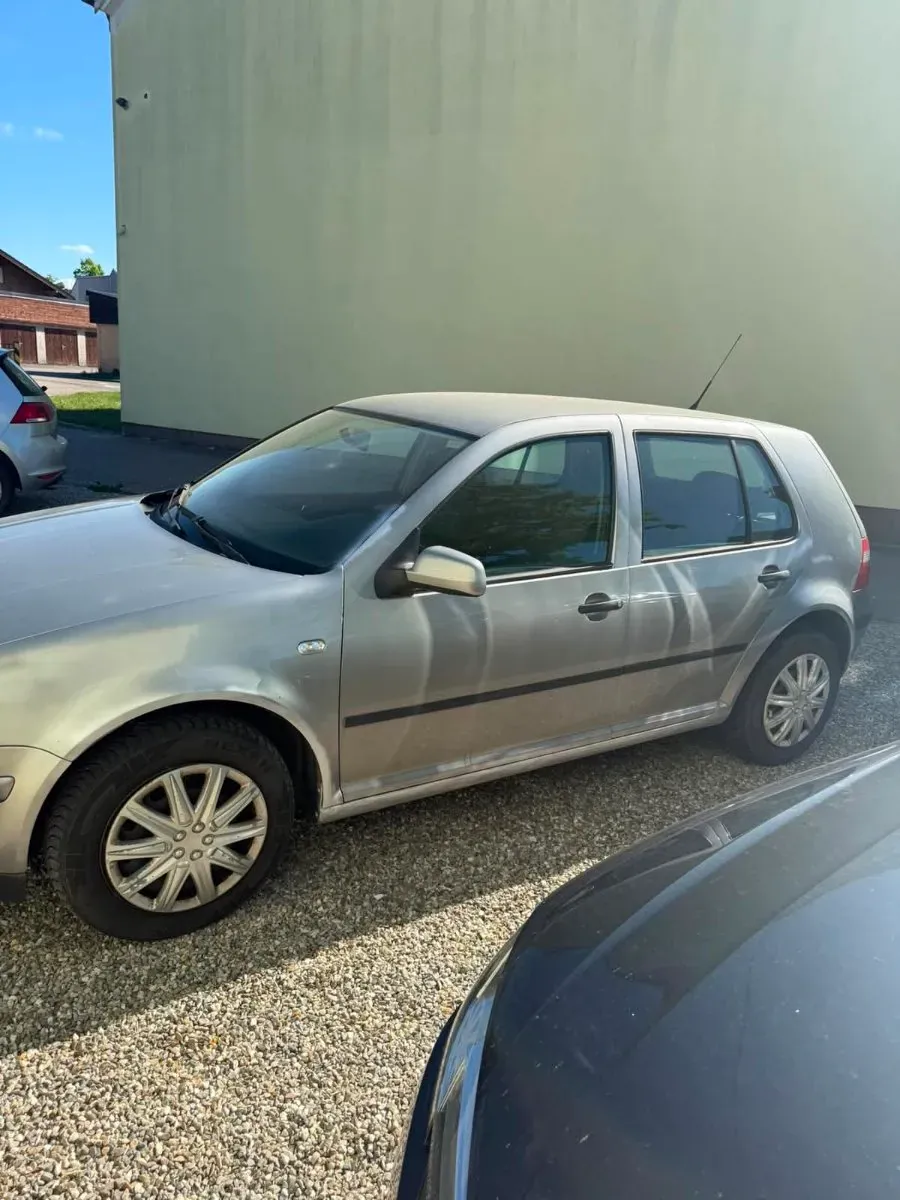 Volkswagen Golf 2003 photo 2
