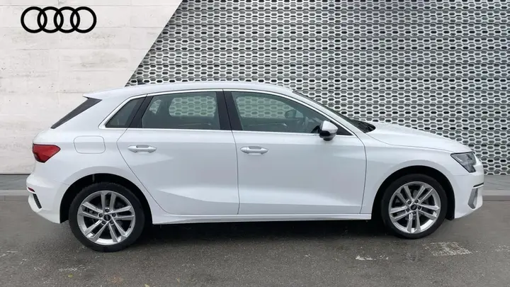 Audi A3 2023 photo 4