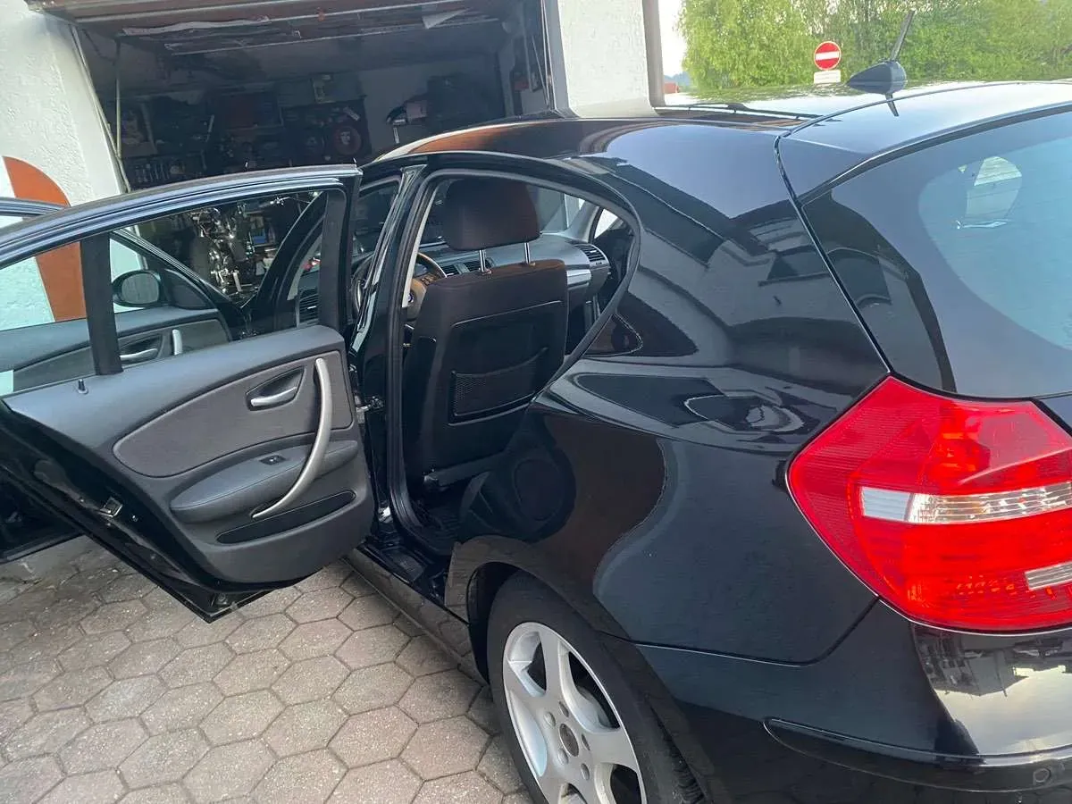 BMW 1 Series 2009 photo 3