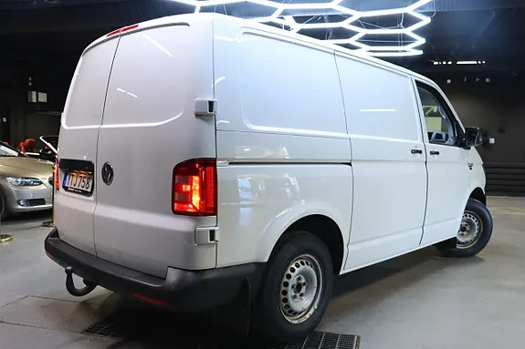 Volkswagen Transporter 2018 photo 3