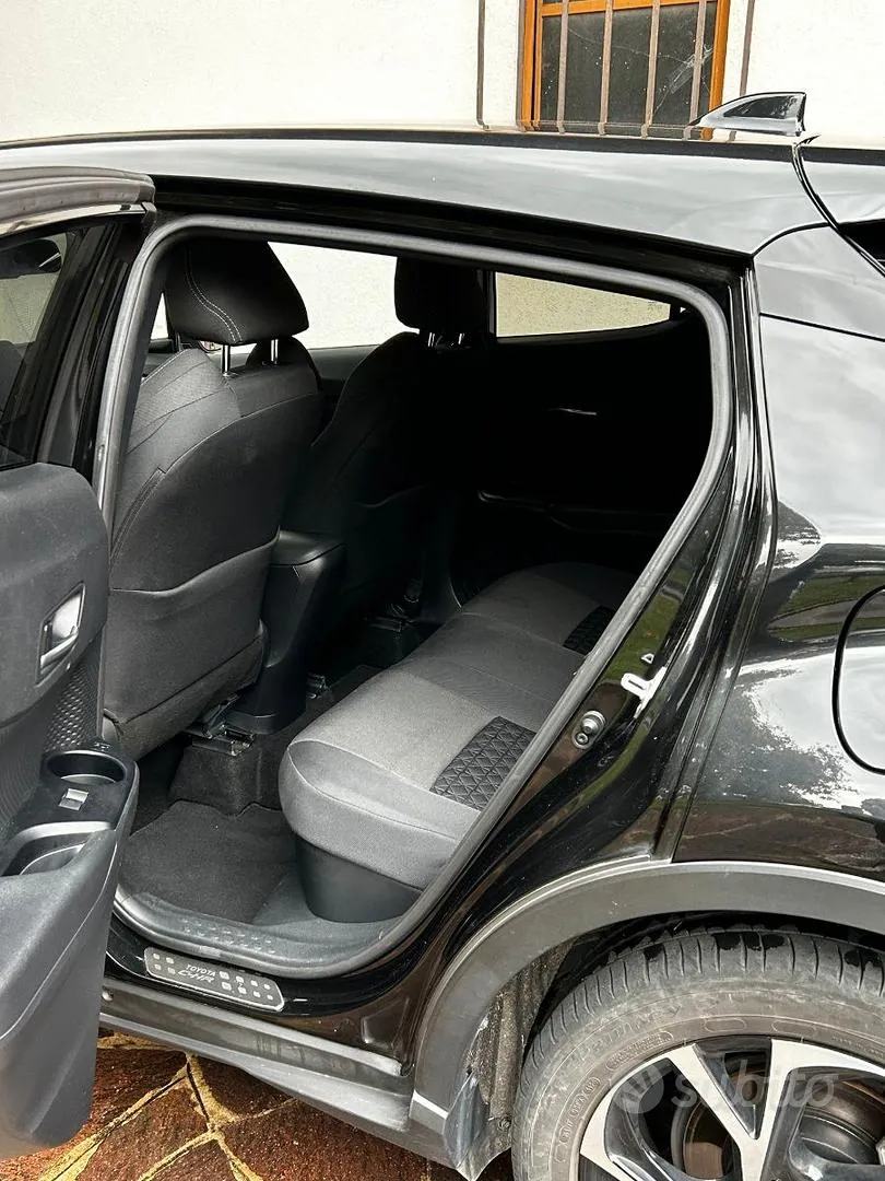 Toyota C-Hr 2021 photo 4