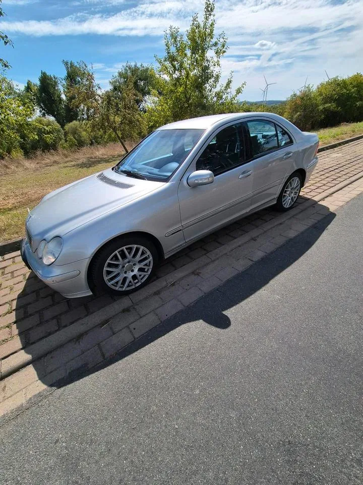 Mercedes-Benz C240