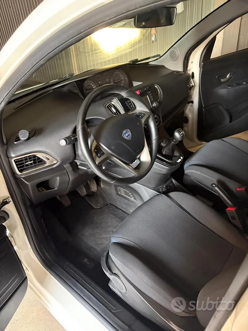 Lancia Ypsilon 2018 photo 5