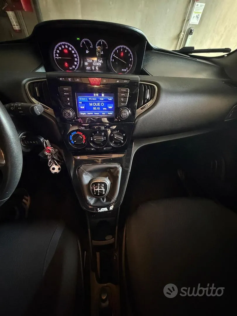 Lancia Ypsilon 2018 photo 4