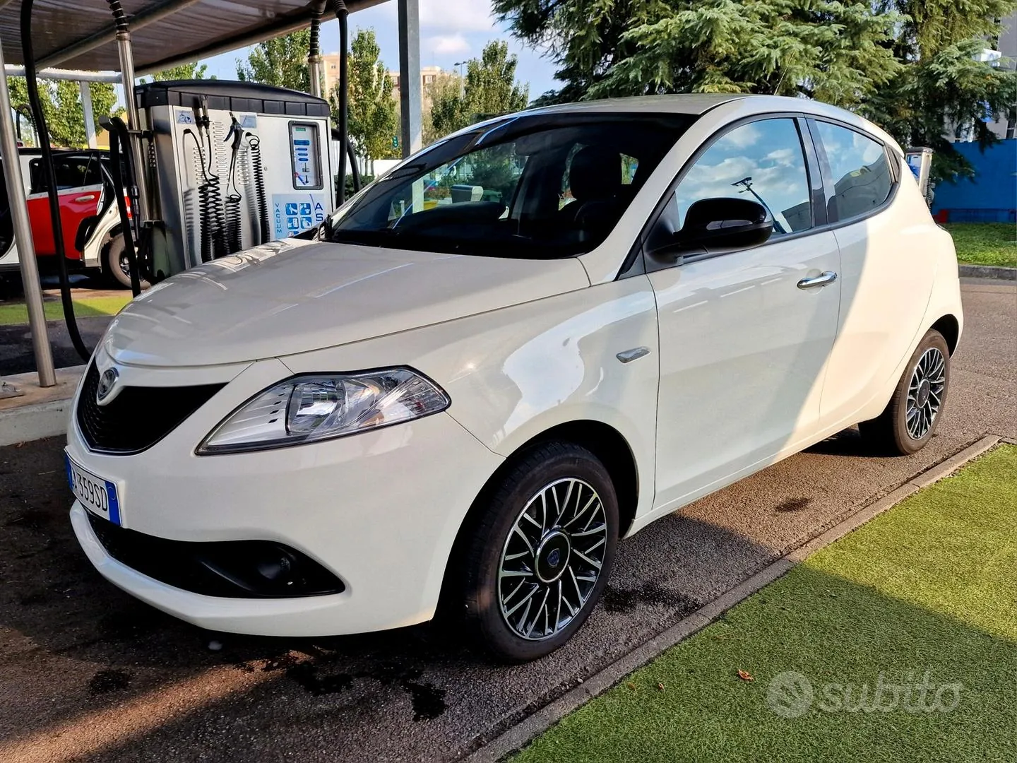 Lancia Ypsilon