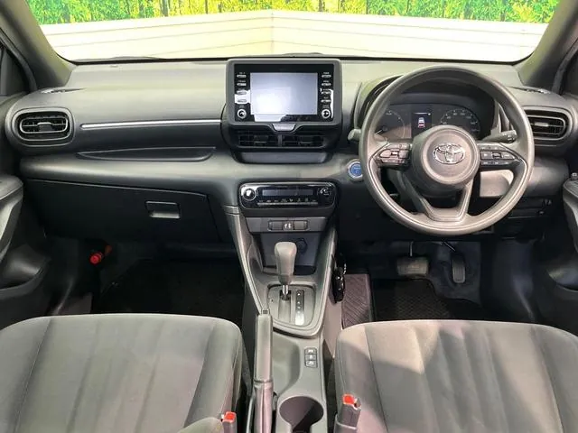 Toyota Yaris 2023 photo 2