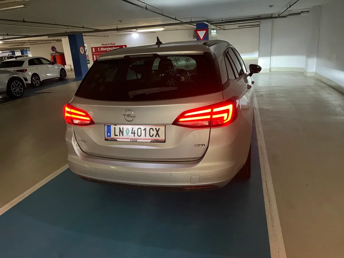 Opel Astra 2017 photo 2