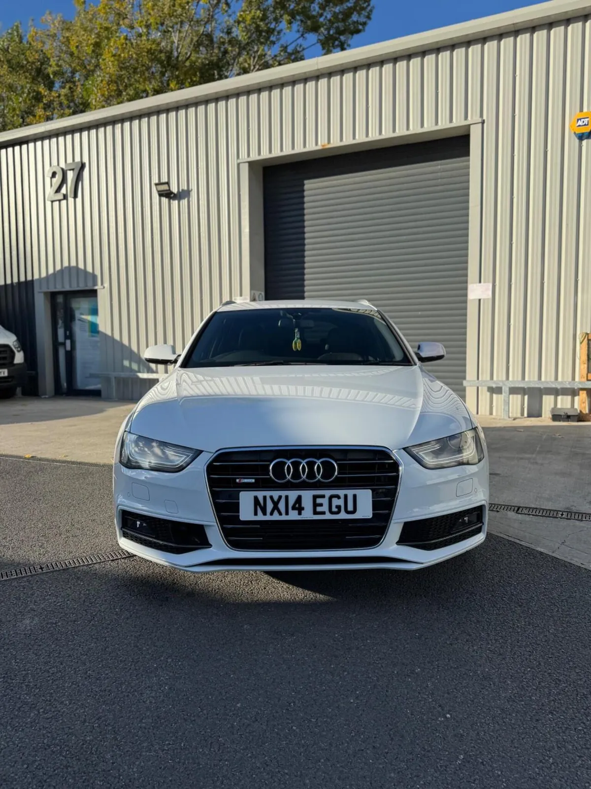 Audi A4 2014 photo 2